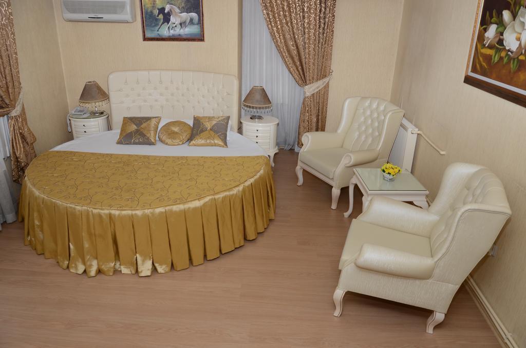 Umit Pembe Kosk Ankara